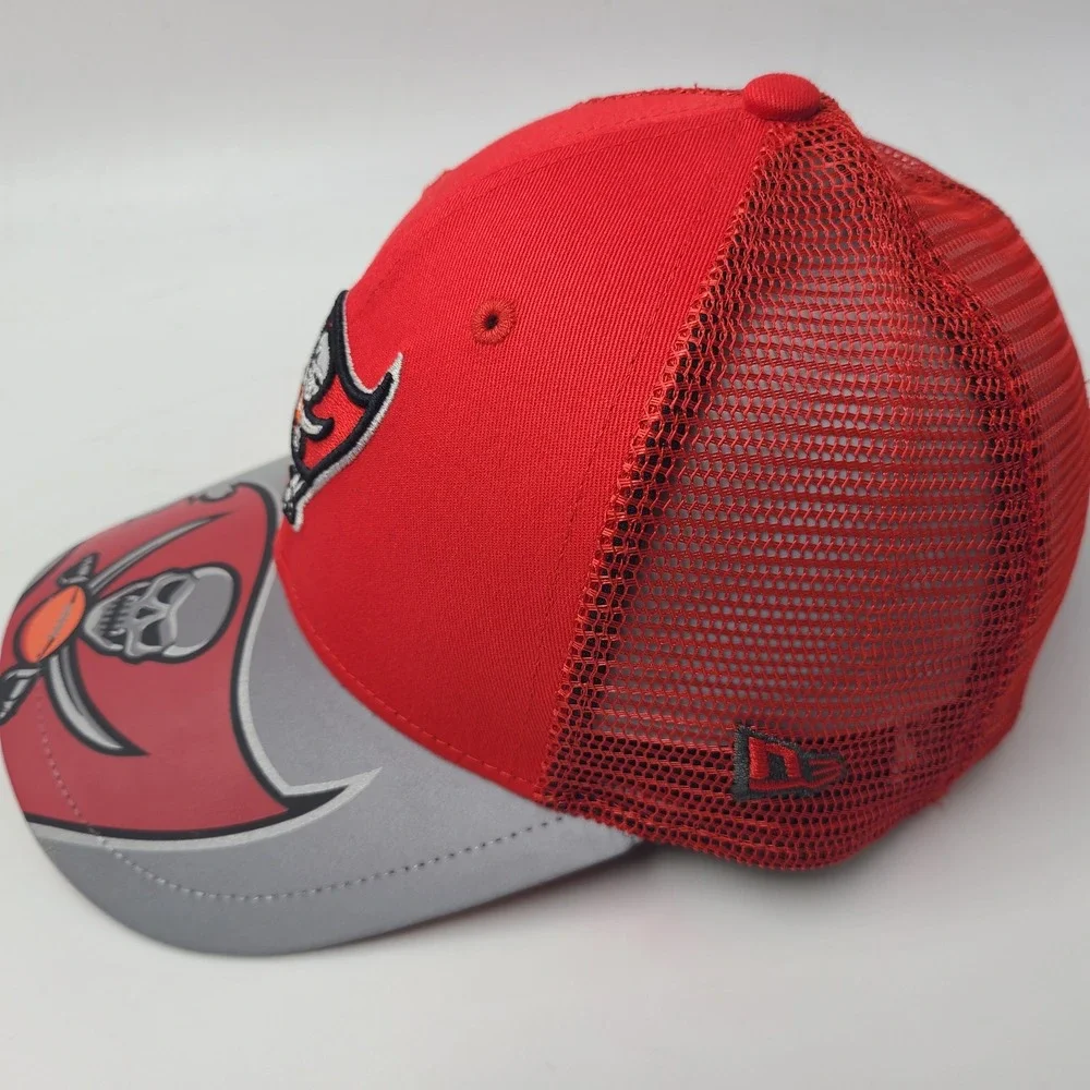 Youth Tampa Bay Buccaneers Hat Snapback Trucker Mesh New Era 9Forty Red Gray NFL